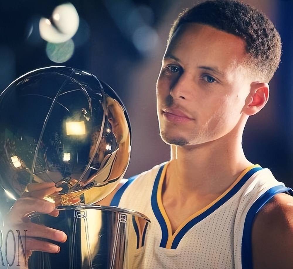 奖杯的到来 奖杯的到来